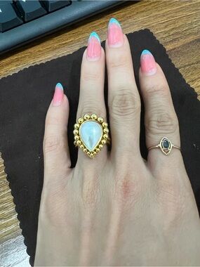 Lois Hill size 7 925 MOP ring